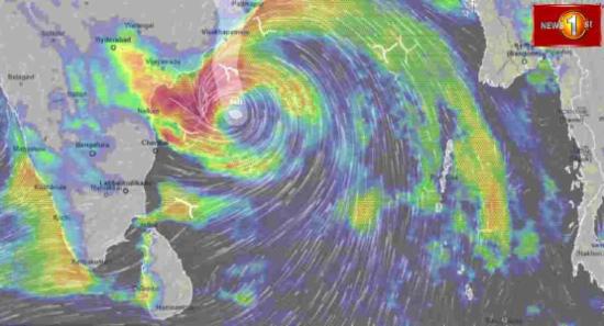 தாழமுக்கம் 'மோந்தா' புயலாக வலுவடைந்தது..